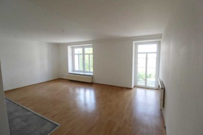 Single-Wohnung mit Balkon