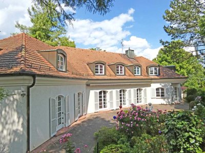 Wunderschöne, elegante Villa in allerbester, prominenter Villenlage (Am Bismarckturm) von Stgt Nord