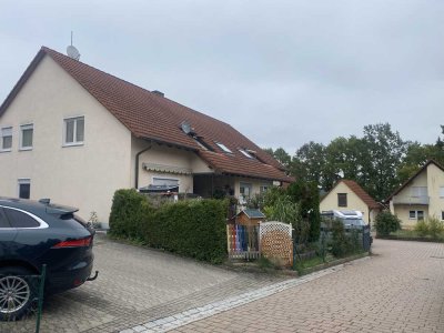 Tolle 3-Zi DG-Wohnung mit Loggia und Carport in Lichtenau