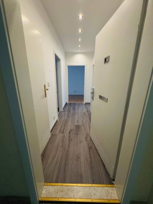 Neue Renovierung 2 Zimmer Wohnung