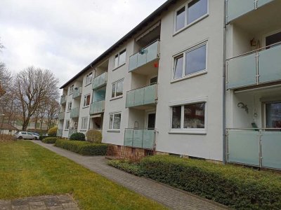 Schöne helle 3-Zimmer-Wohnung mit Balkon in grüner zentraler Lage