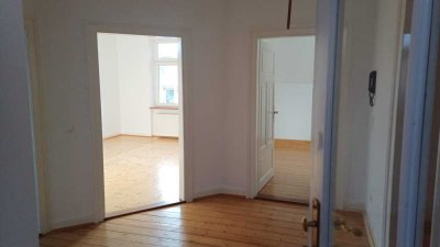 Helle 4-5-Zimmer-Wohnung in Gründerzeitvilla in Alzey