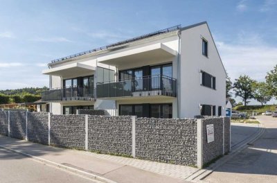 Stilvolle, neuwertige 4-Zimmer-Wohnung mit Balkon und Einbauküche in Diedorf-Biburg