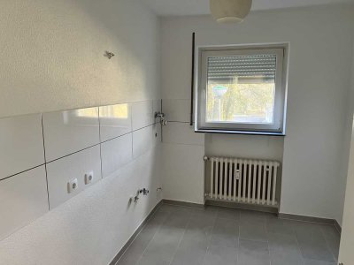 Helle, gemütliche 3 Zi.-Whg. mit sonniger Loggia in ruhiger Lage  Erstbezug nach Sanierung