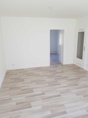 Wesseling, helle 3 Zimmer Wohnung, renoviert, 68 m², Hochparterre, Südbalkon (Loggia)