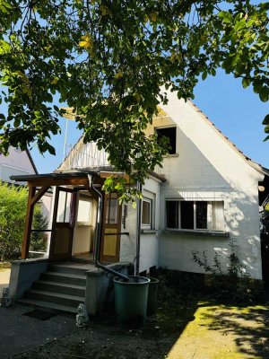 Sanierungsbedürftiges Einfamilienhaus in Alsbach mit großem Garten