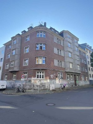 WG-geeignete, 2-Zimmer Altbauwohnung im Frankenberger Viertel