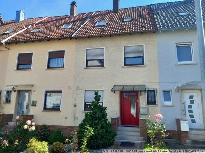 Familienfreundliches Reihenhaus (Erbpacht) mit großer Sonnenterrasse und Garage