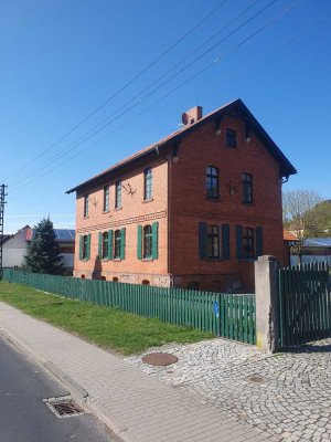 Hochwertige - vollständig renovierte - 2-Zimmer-Wohnung in Schwarza