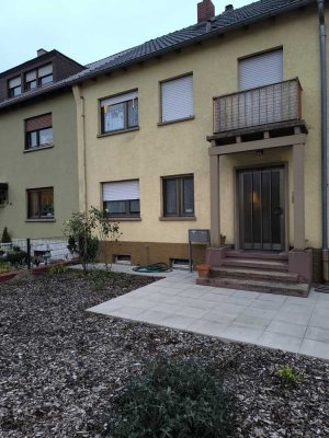 Schöne 2ZKB Erdgeschosswohnung mit Garten, Balkon & Einbauküche in Mannheim-Wallstadt