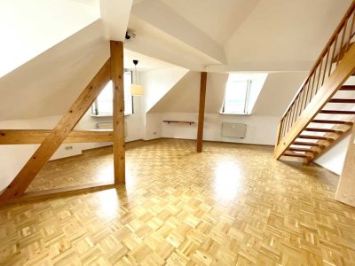 Einzigartige Maisonette-Wohnung mit 2,5- Zimmern direkt am Würzburger Ringpark