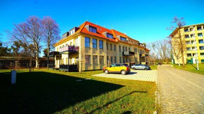 STILVOLLE ZWEIRAUMWOHNUNG MIT BALKON IM HISTORISCHEN SCHLOSSPARK PIRNA