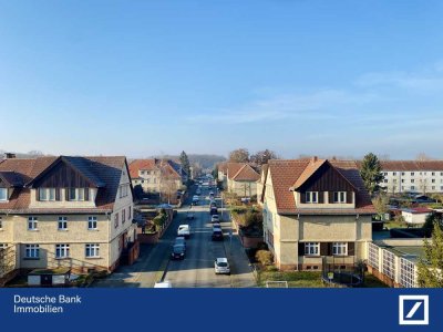 Charmante und bezugsfreie 2-Zimmer-Dachgeschosswohnung mit Blick auf den Rathenaupark - Hennigsdorf