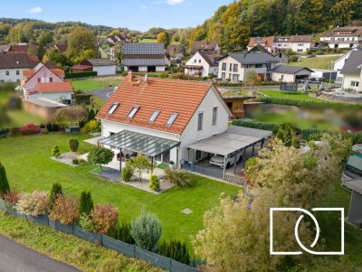 Neuwertiges Einfamilienhaus! Energieeffizientes Anwesen in naturnaher Lage und großem Grundstück