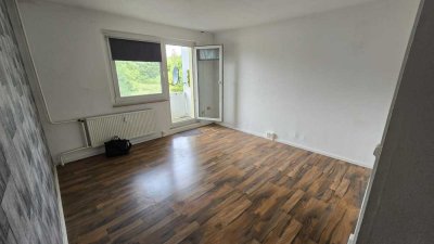 + + + 4,0-Zimmerwohnung mit Balkon! + + +