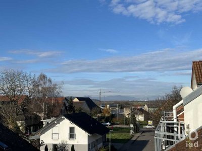 Sehr schöne und ruhig gelegene 90 qm Dachgeschosswohnung mit Balkon