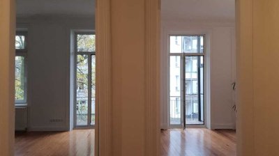 Stylish renovierte, zentral gelegene 3-Zimmer-Altbauwohnung in ruhiger Innenhoflage nahe St. Georg!