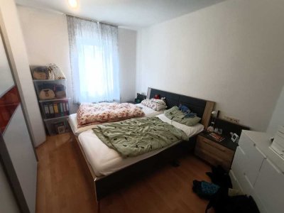 Stadtmitte Kirchheim - Teck attraktive 2,5-Zimmer-Wohnung mit Einbauküche, Keller, Waschraum, 1.OG