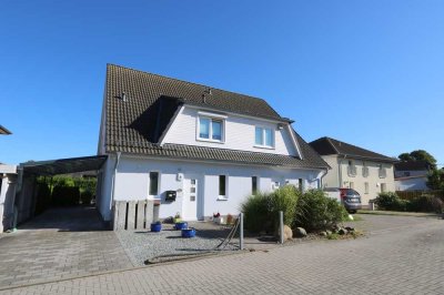 Traumhaftes Wohnen in Grömitz!
Moderne DHH mit 3 Etagen, ausgebautem Dachgeschoss und Teil-Meerblic