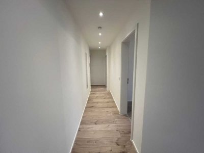 SCHÖNER WOHNEN. Kernsanierte 2 Zimmer -Wohnung nach KFW 55 Standard in Top-Lage - H2F