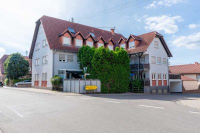 Moderne und geräumige 3,5 Zimmer-Wohnung  im Erdgeschoss und Souterrain in bester Lage