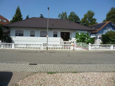 Lingenfeld- Blickfang- stilvoller, gepflegter, großer Bungalow mit Einliegerwohnung/en, ohne Makler!