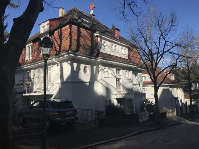 Stilvolle 3-Raum-Souterrain-Wohnung mit gehobener Innenausstattung mit Balkon in Baden-Baden