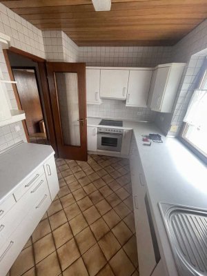 Charmante 3 Zimmerwohnung in 5 Min. in der Stadt, mit Balkon und kleinem Gartenanteil.