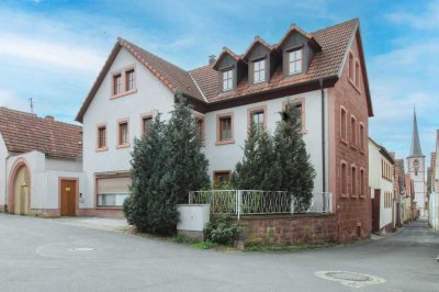 2,5-Zimmer-Maisonette-Wohnung im Altort von Thüngersheim mit PKW-Freistellplatz