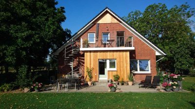 Preiswerte, modernisierte 4-Zimmer-Doppelhaushälfte mit geh. Innenausstattung und EBK in Goldenstedt