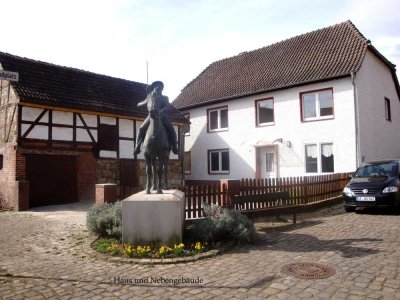Freistehendes Einfamilienhaus mit Nebengebäude in Wolfsburg