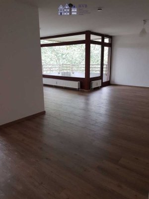 geschmackvolle Wohnung mit Balkon