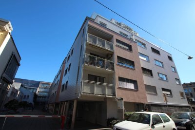 MODERNE 4-ZIMMER-WOHNUNG MIT BALKON IN UNI NÄHE