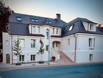 Traumhaftes Single-Apartment in wunderschöner und zentral gelegener Villa in Halle.  Erstbezug.