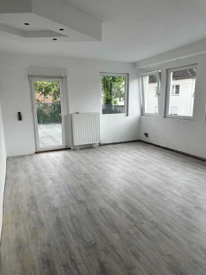 Zentrumsnahe 7-Zimmer-Wohnung mit Kamin und großer Terrasse zu vermieten