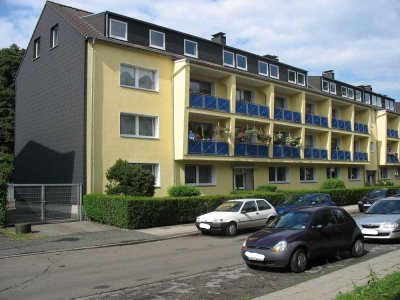 Nähe Klinikum und Landgericht Essen. 3,5 Raum mit Balkon.