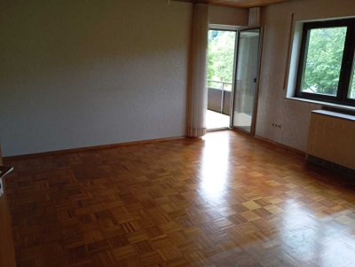 Freundliche 3,5-Zimmer-Wohnung mit Balkon und EBK in Oberkochen