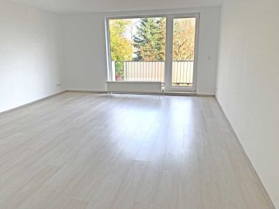 Helle 2-Zimmer-Wohnung mit Balkon und Einbauküche in zentraler Lage