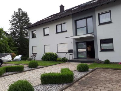 Moderne Erdgeschoss-Maisonette-Wohnung mit Kamin und Gartenblick in Warburg