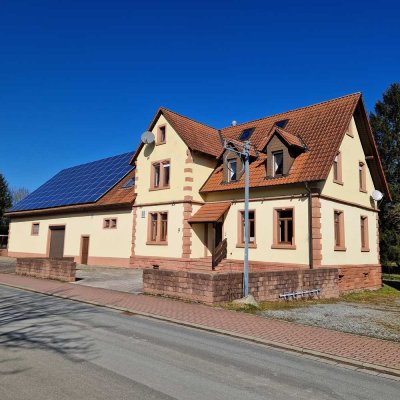 Gaststätte mit Saal und Wohnung in wunderschönem Sandsteinhaus