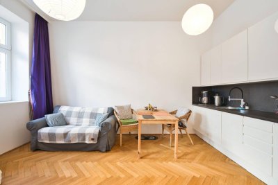 Ideal für Praxis oder Büro - 2-Zimmer Altbau Wohnung, hochwertig saniert!