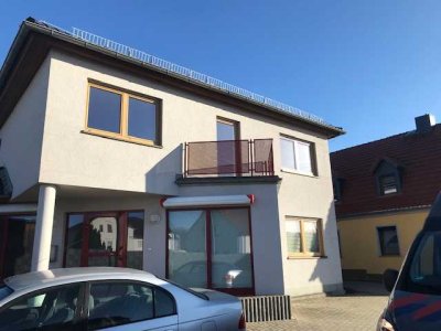 Helle und moderne 2-Zimmer-Wohnung mit EBK und kleinem Balkon in Kamenz