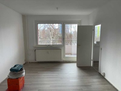 Erste gemeinsame Wohnung mit Aufzug und Balkon!