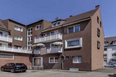 Renovierte Familienwohnung mit modernem Bad mit Wanne und Dusche