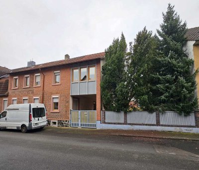 Zweifamilienhaus in Hanau-Steinheim – Renovierungsobjekt in ruhiger Lage mit großem Grundstück