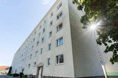 Gemütliche frisch-sanierte 4-Raum- Wohnung mit Badewanne und Balkon!