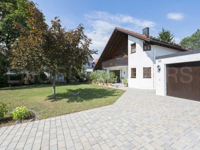 Gepflegtes Haus mit Charakter, großes Grundstück, Dach und Fassade in bestem Zustand