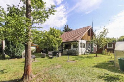 Gestaltbares Einfamilienhaus mit großem Garten und Garage in sehr gute Lage vor den Toren Berlins