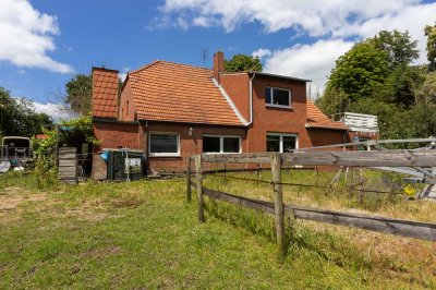 Einfamilienhaus mit Pferdehaltung und großem Grundstück