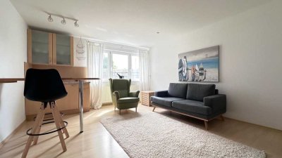 FÜR PENDLER! Neuwertige, möblierte 2-Zimmer-Einliegerwohnung in sehr guter Wohnlage nahe See!